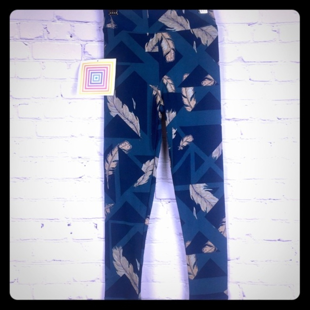 SOFT stretchy NEW LuLaRoe Kids Leggings with feather print S/M (2T - 8)
